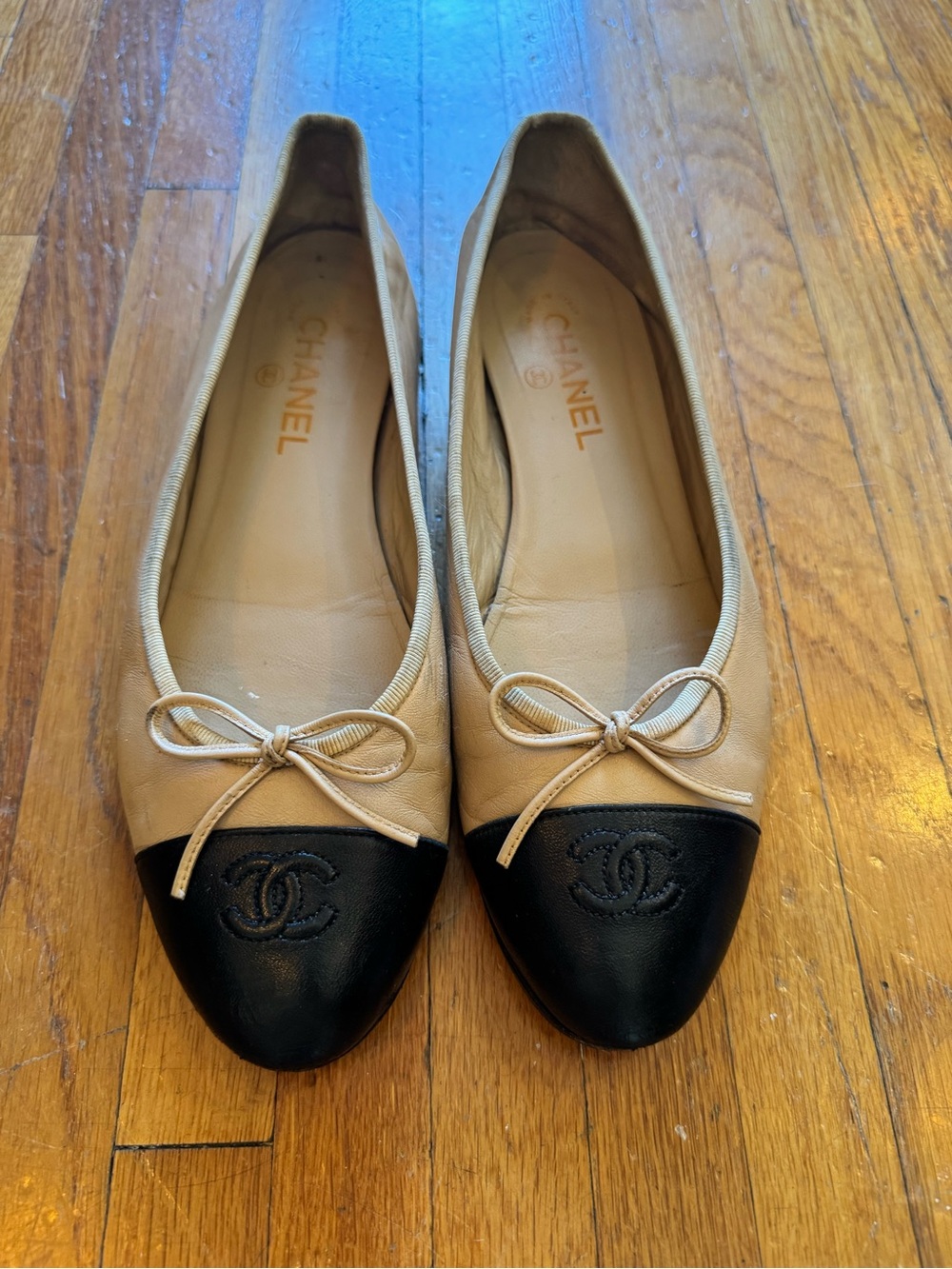 CHANEL Beige Leather Ballet Flats with Black Cap Toe and Bow size 42